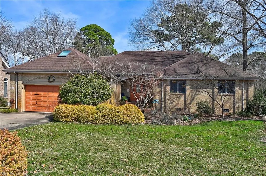 304 Shadowlake Dr, Chesapeake