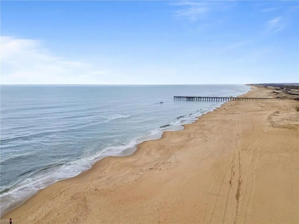 3738 Sandpiper Rd, Virginia Beach