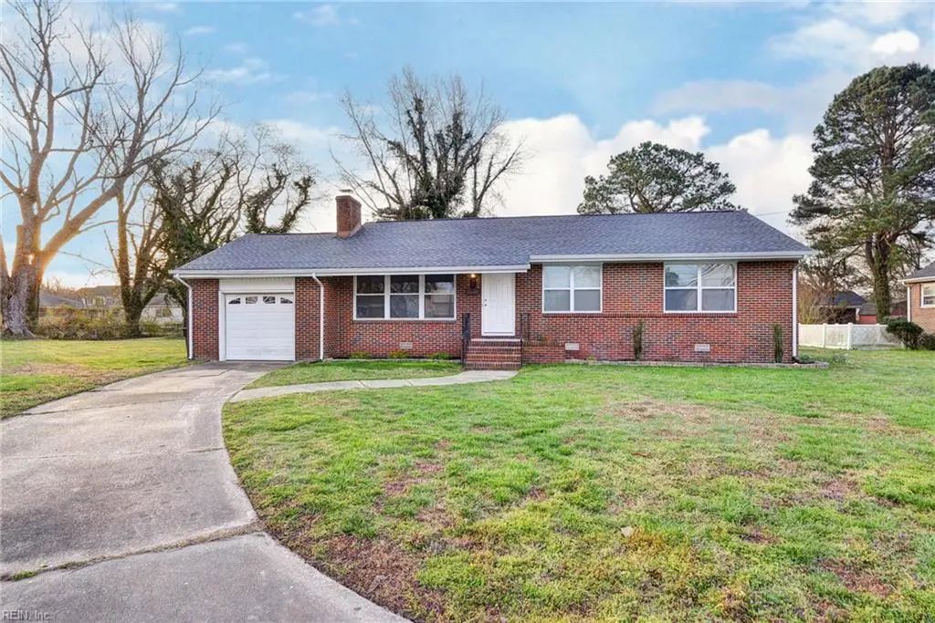 10 Whipple Dr, Hampton