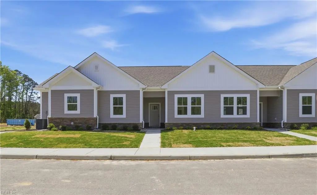 1301 Regal Rd, Suffolk