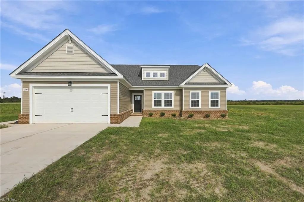 208 Halifax Ct, Camden County