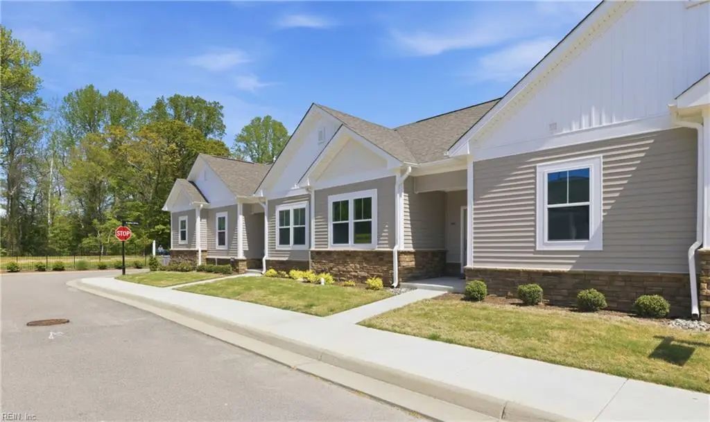 1200 Capella Ln, Suffolk
