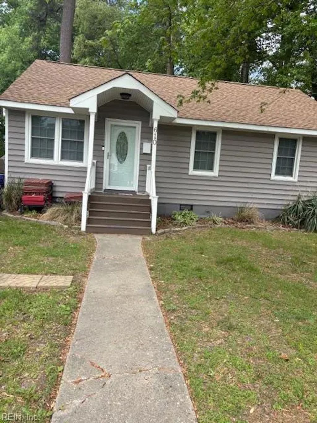 610 Mclawhorne Dr, Newport News