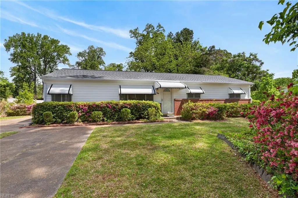 2800 Country Club Dr, Suffolk