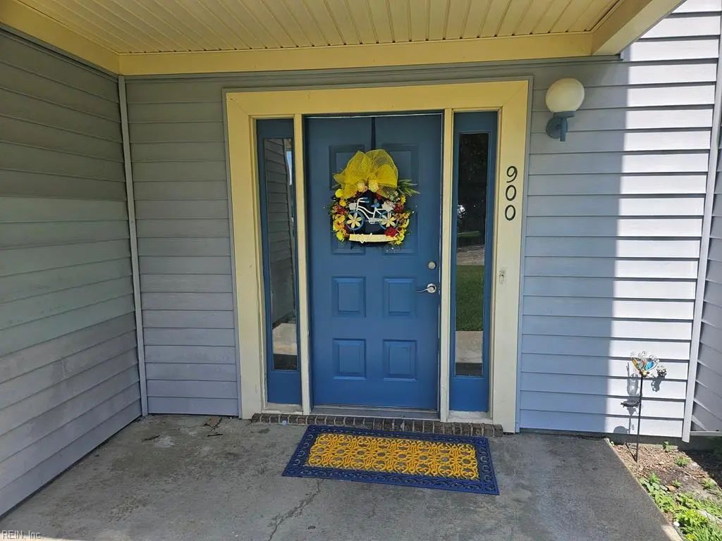 900 Meadowburm Cir, Virginia Beach