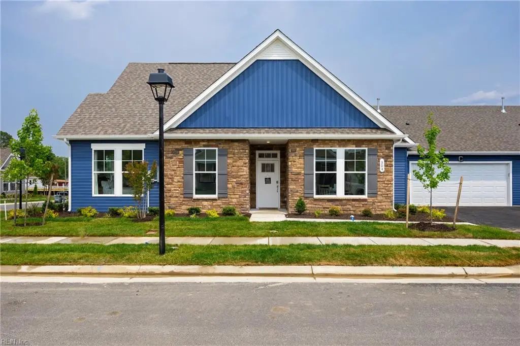 211 Oxford Ave, Isle of Wight County