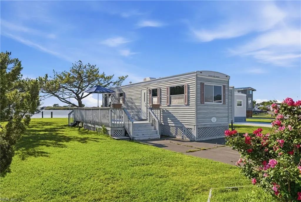 3665 Sandpiper Rd, Virginia Beach