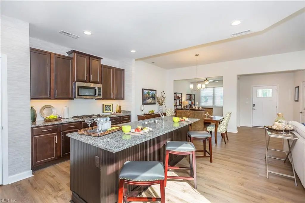 1701 Acadian Dr, Suffolk