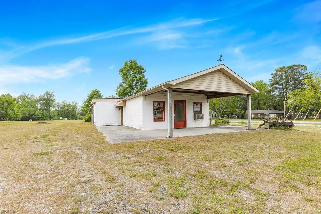 23218 Main St, Southampton County