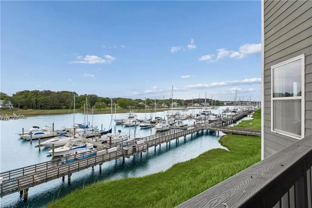 1024 Porte Harbour Arch, Hampton