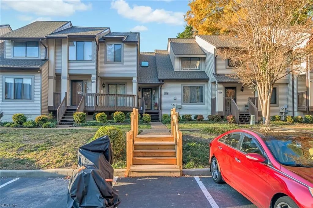 222 Bridgewater Dr, Newport News