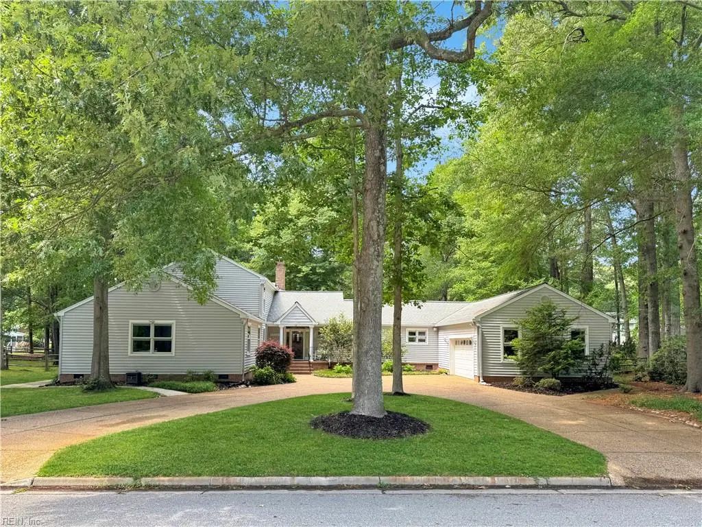 32 Valmoore Dr, Poquoson