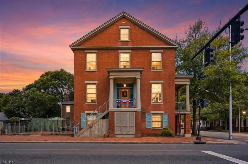 422 Crawford St, Portsmouth