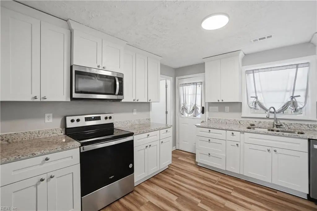 103 Woodhaven Rd, Newport News