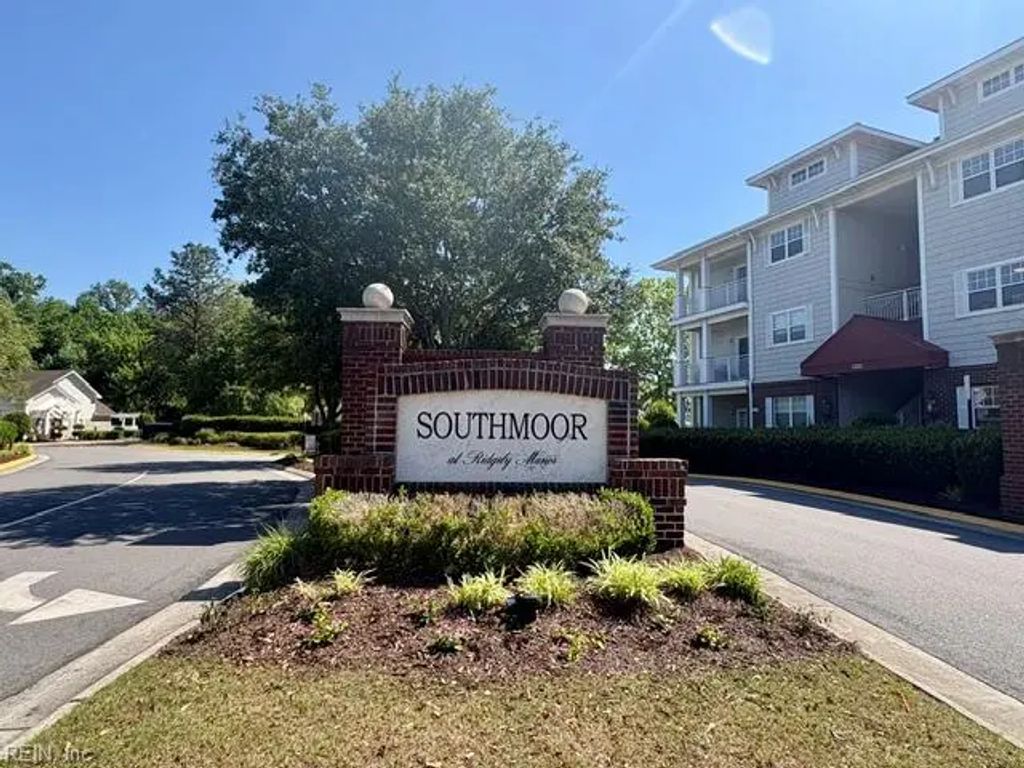 912 Southmoor Dr, Virginia Beach
