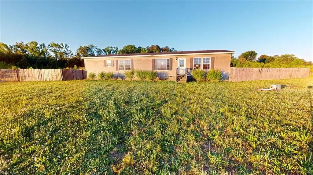 4985 Deer Path Rd, Suffolk