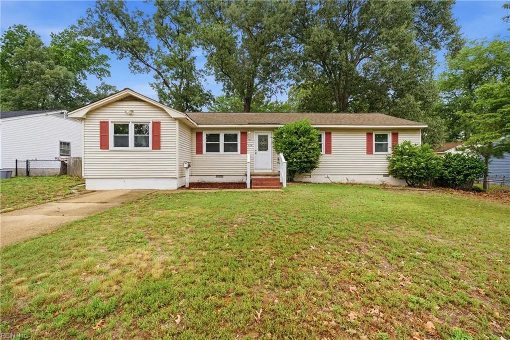 218 Collins Dr, Newport News