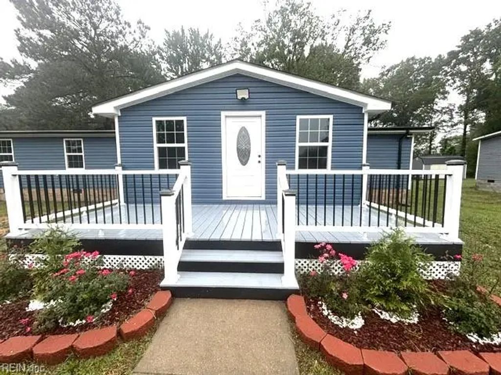 15223 Grizzard St, Southampton County