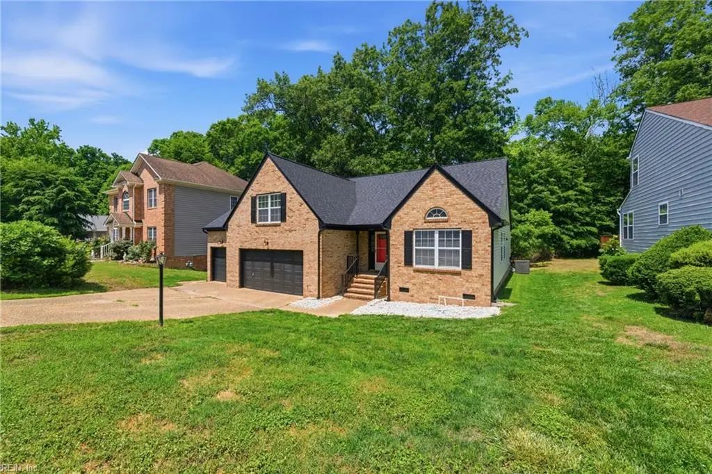 116 Lake Pointe Dr, Newport News