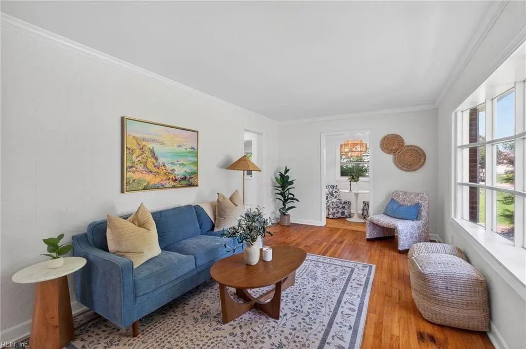 404 Eisenhower Cir, Portsmouth