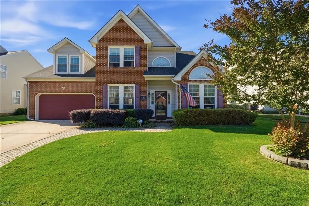 123 Lakes Edge Dr, Suffolk