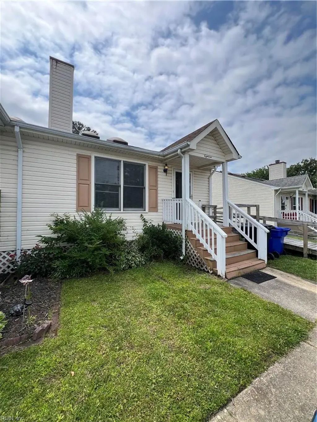 18 Cooper Dr, Portsmouth