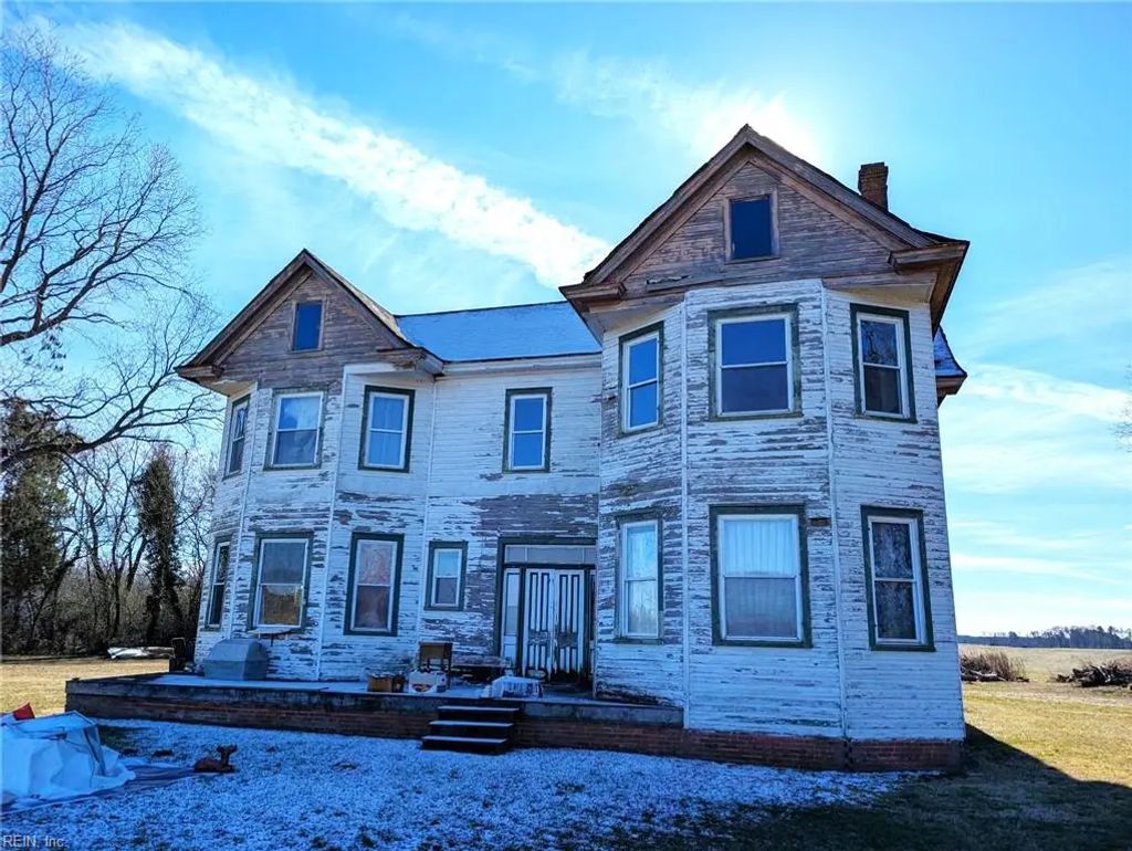 35314 Tidewater Trl, Essex County