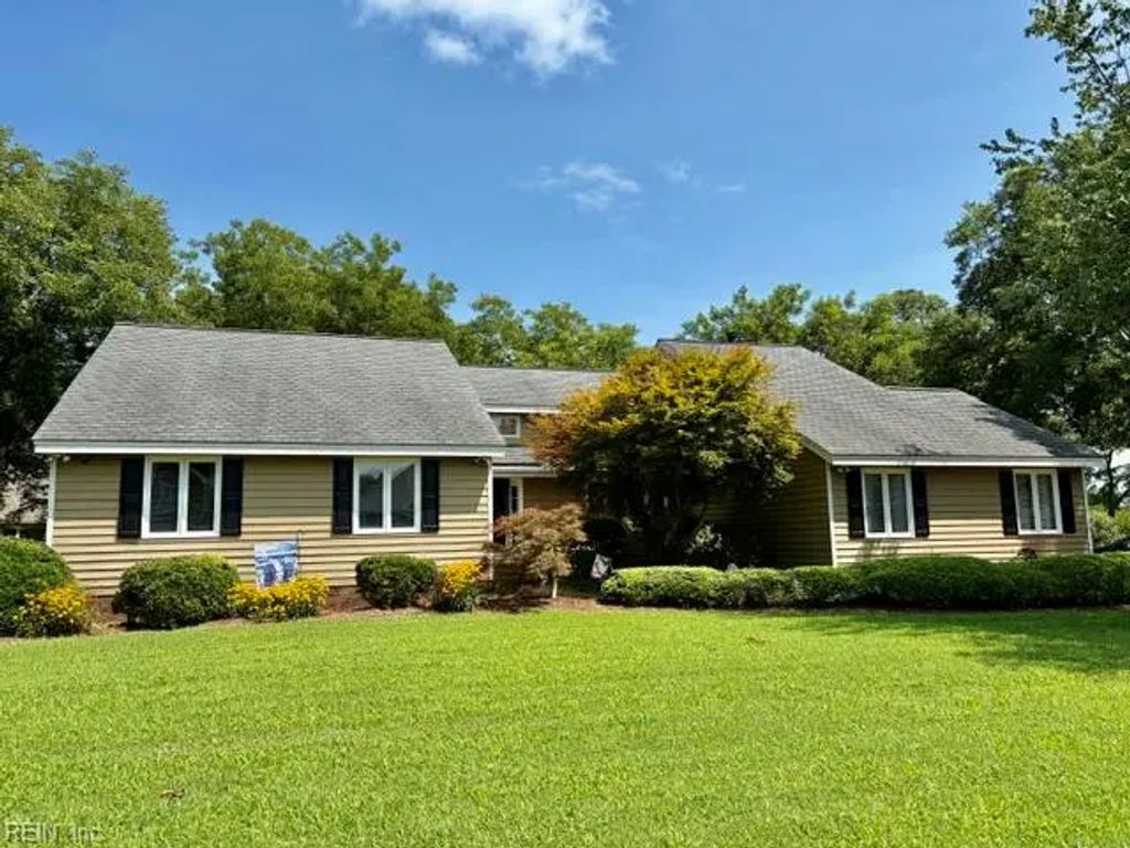 1801 Sawgrass Pointe Dr, Gloucester County