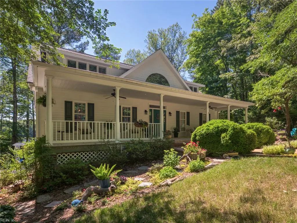 11688 River Crest Dr, Gloucester County