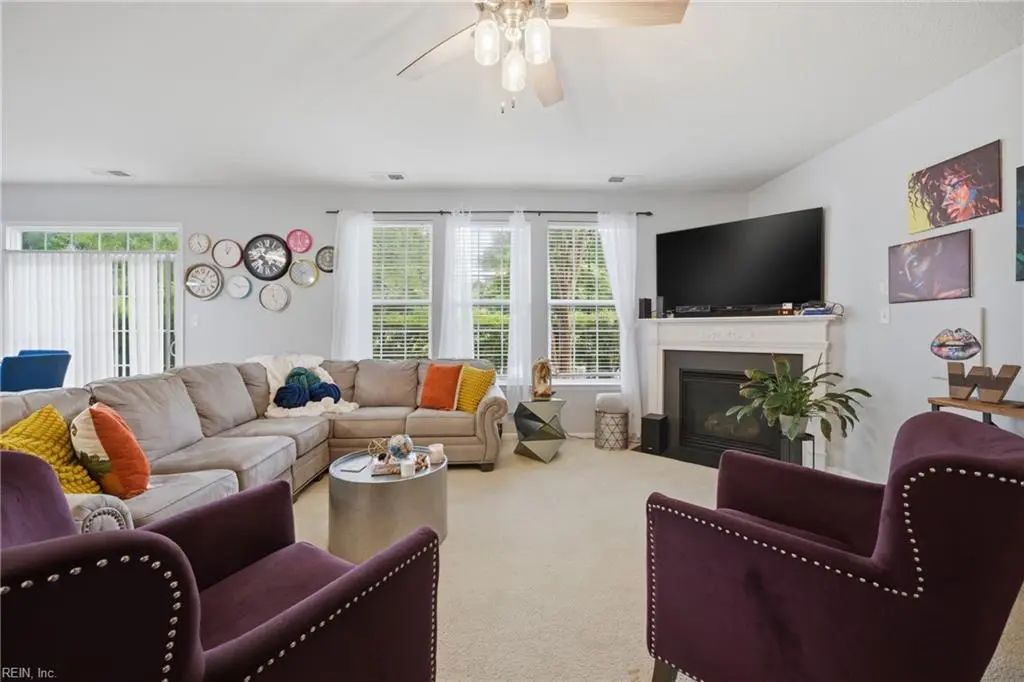 1020 Silver Charm Cir, Suffolk