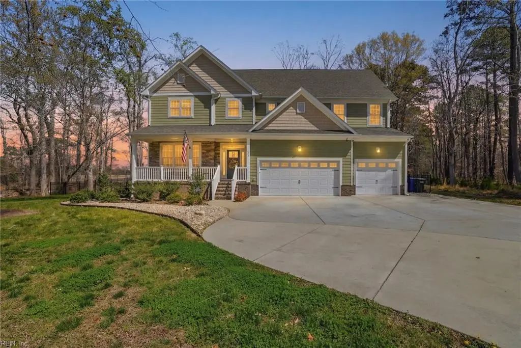 130 Farrand Dr, Suffolk