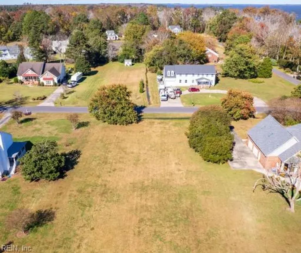 108 Carotauk Dr, Currituck County