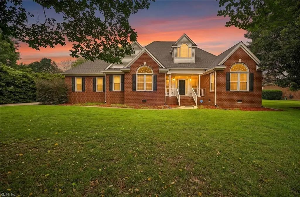 134 Kings Point Dr, Suffolk