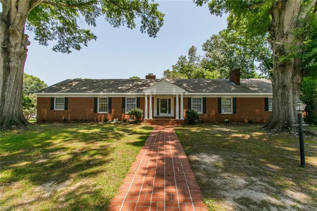 12 Beverly Hills Dr, Newport News