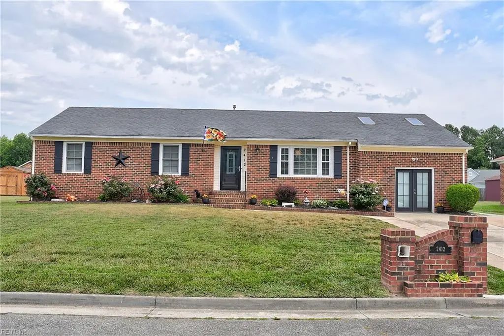 2412 Pine Tree Way, Suffolk