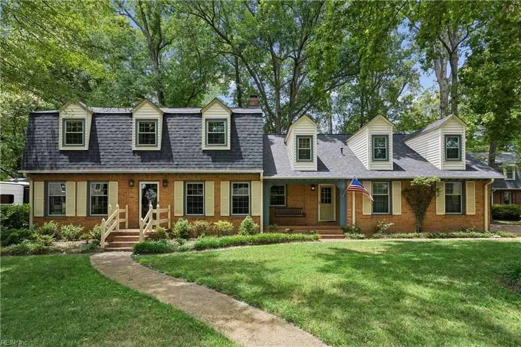 709 Oxbow Dr, Virginia Beach