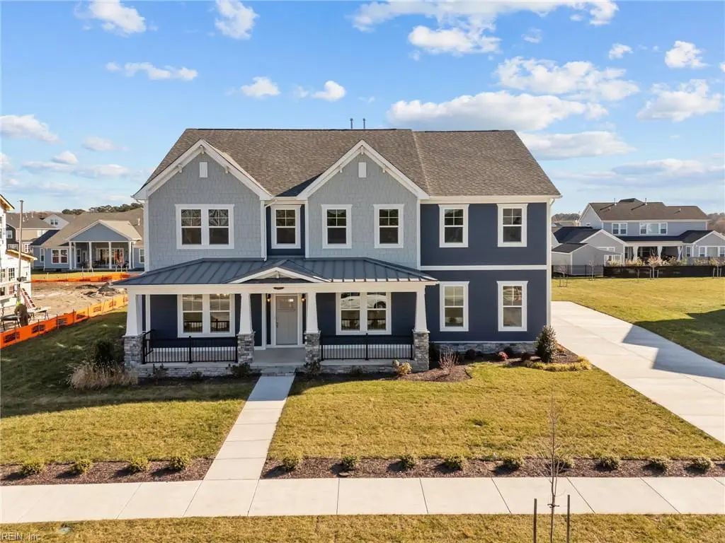 520 Emerson Ln, Suffolk