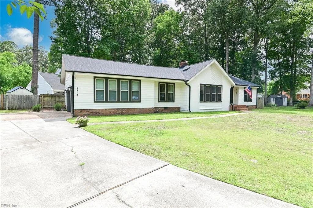 2205 Windy Pines Bnd, Virginia Beach