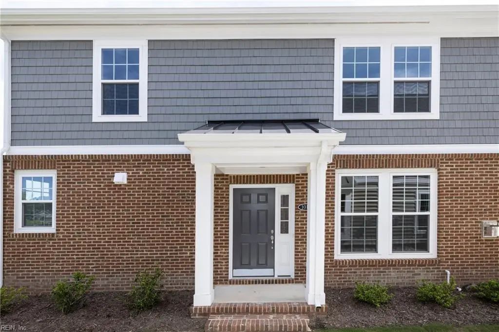 1015 Robinson Rd, Suffolk