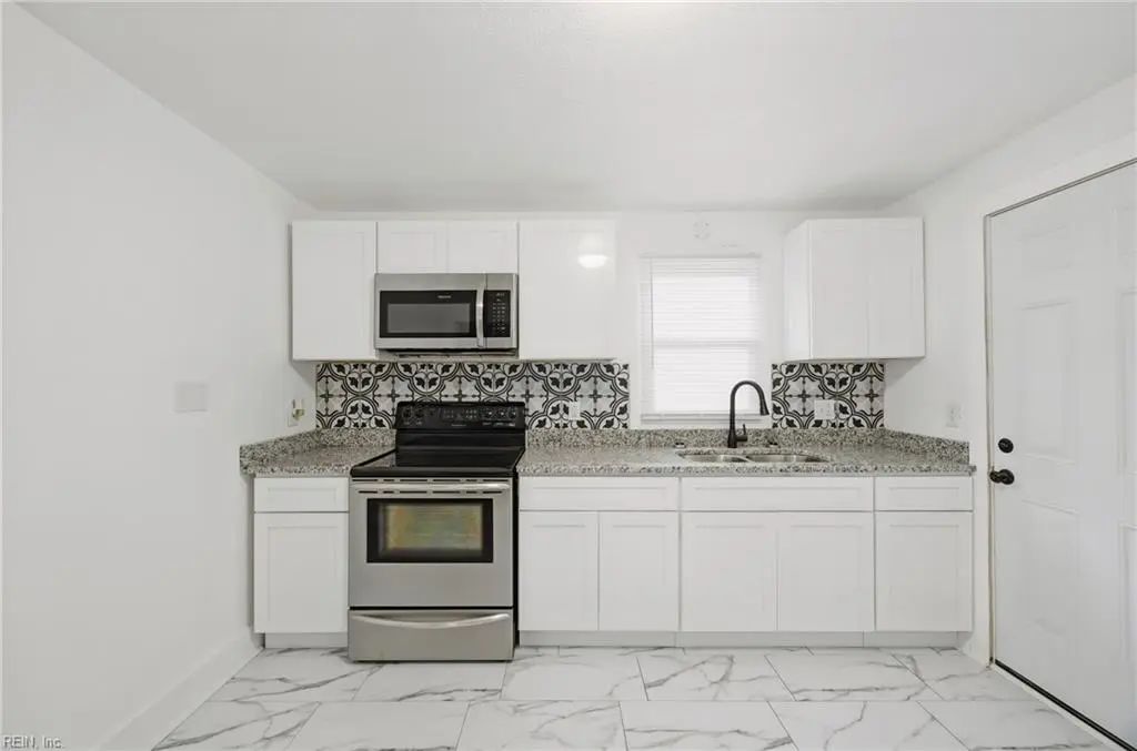 23 Emmons Pl, Portsmouth