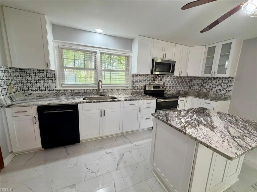 1452 E Pembroke Ave, Hampton
