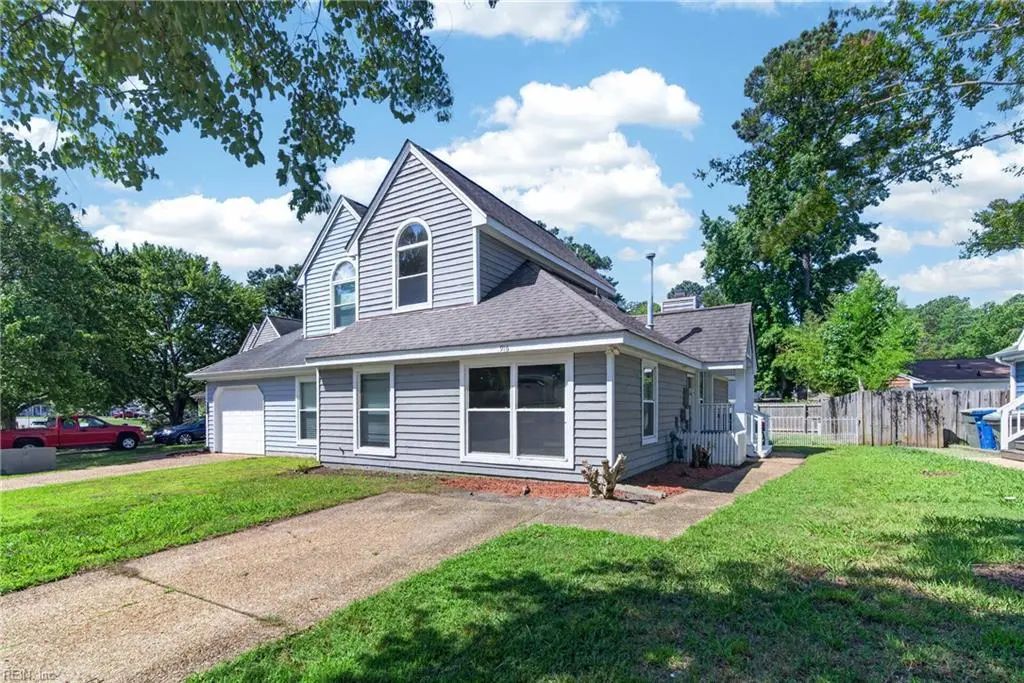 916 Woodcreek Dr, Newport News