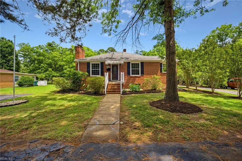 568 Yorktown Rd, Newport News