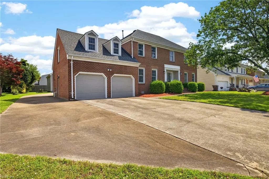 3626 Point Elizabeth Dr, Chesapeake