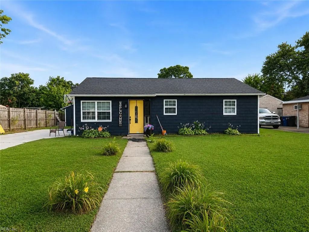 318 Deal Dr, Portsmouth