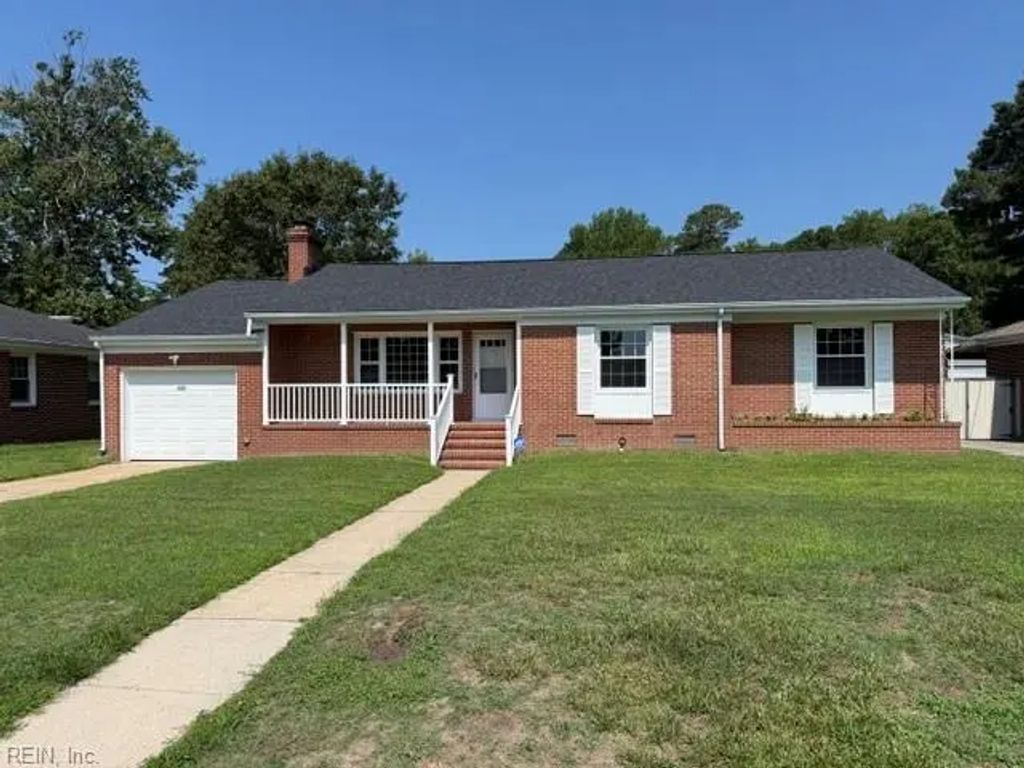 311 Lake Dr, Suffolk