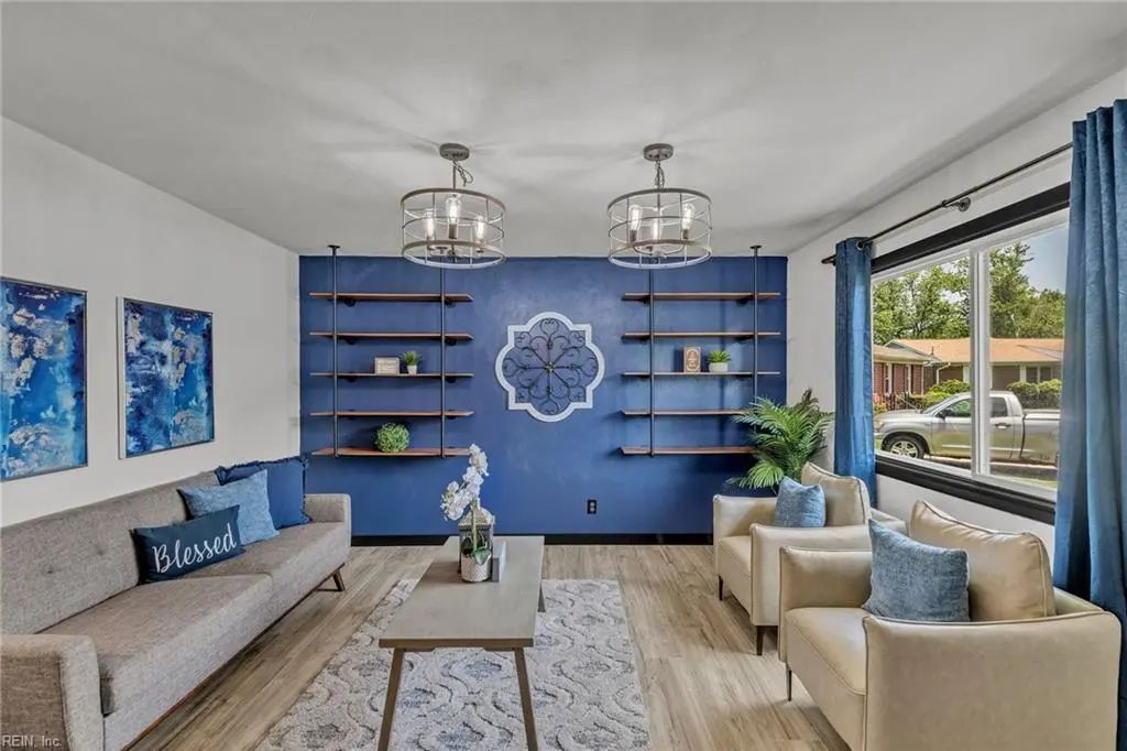 7 Lake Forest Ct, Portsmouth