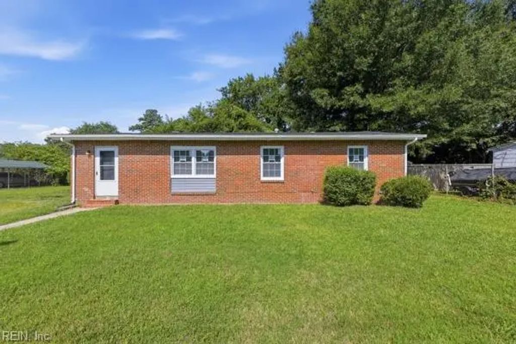 124 Allard Rd, Portsmouth