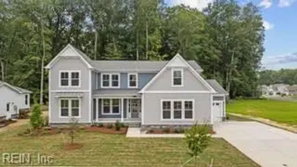 510 Emerson Ln, Suffolk