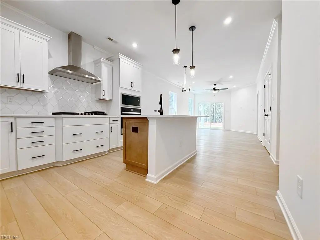 1527 Waltham Ln, Newport News